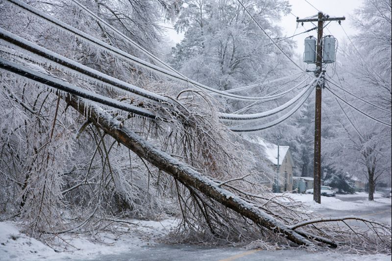 Electrical Issues to Watch for During Freezing Rain and Ice Storms